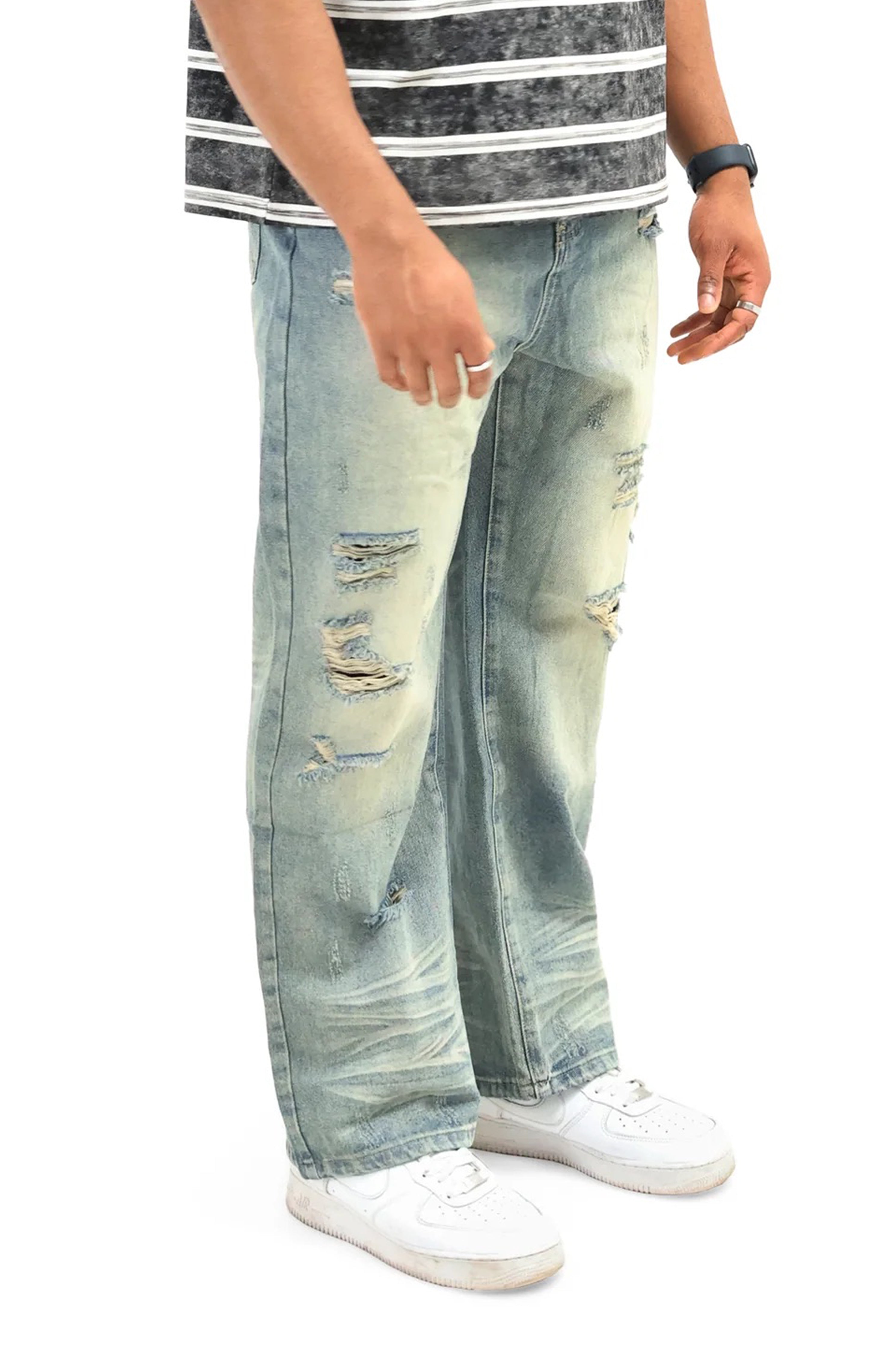 Baggy_Distressed_Denim_Jeans_front